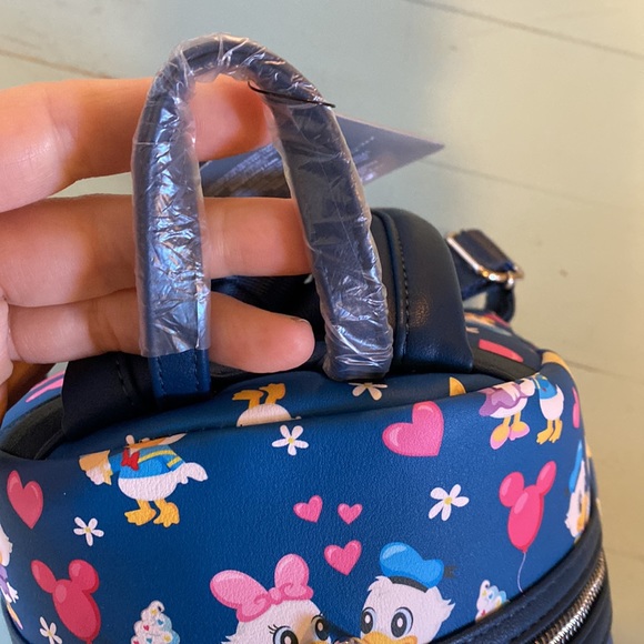 Donald and Daisy Loungefly - Picture 7 of 9